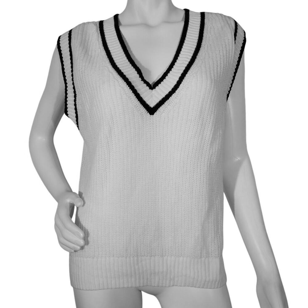 Evereve White V-Neck Sweater Vest | Size Medium | Cotton Blend Knit